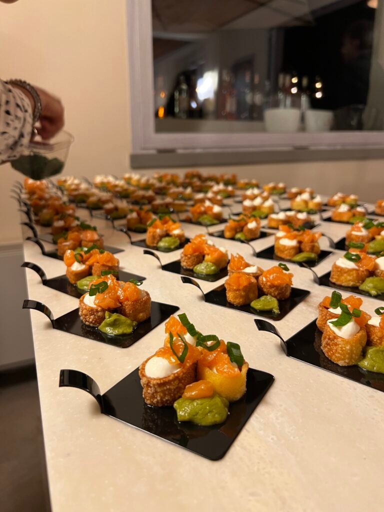 Paccheri Croccanti, Mousse di Caprino al Lime e Salmone