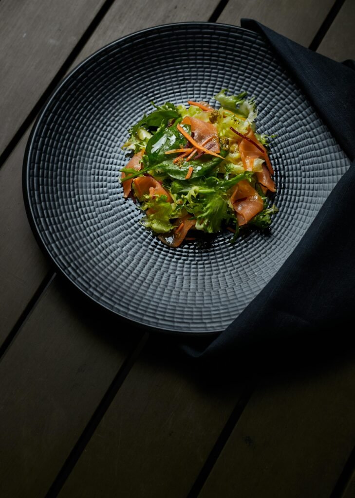 Insalata Fresca con Salmone Affumicato